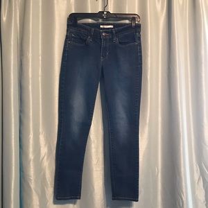 Pre-Owned Women’s Levi’s 711 Skinny Jeans